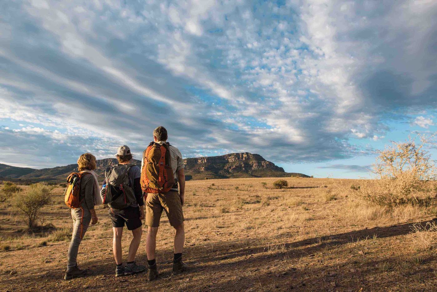 flinders ranges hikes walkers and Wilpena Pound wall