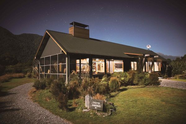 313.HFT - Martins Bay Lodge At Night (1)