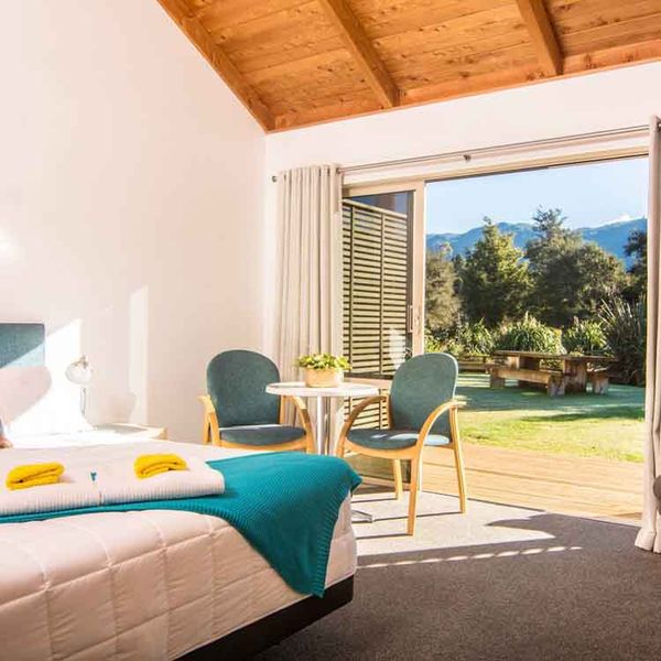 Abel-Tasman-Lodge-bedroom