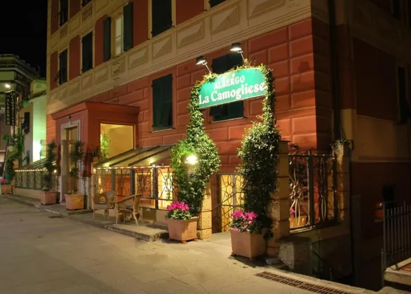 Albergo La Camogliese Out