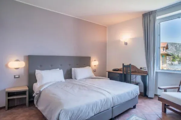 Albergo Lenno Bedroom 2