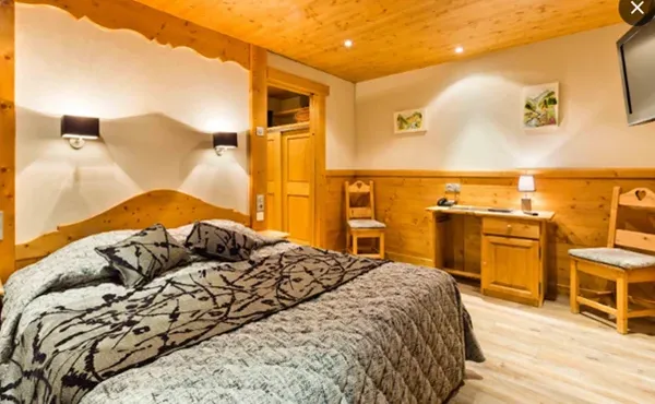 Annecy to Aravis Mountains room 2