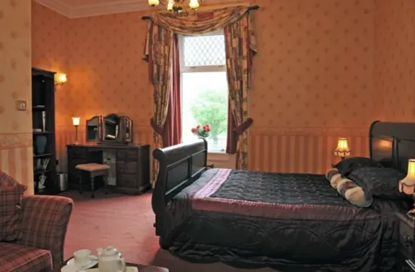 Ardlui Hotel Bedroom