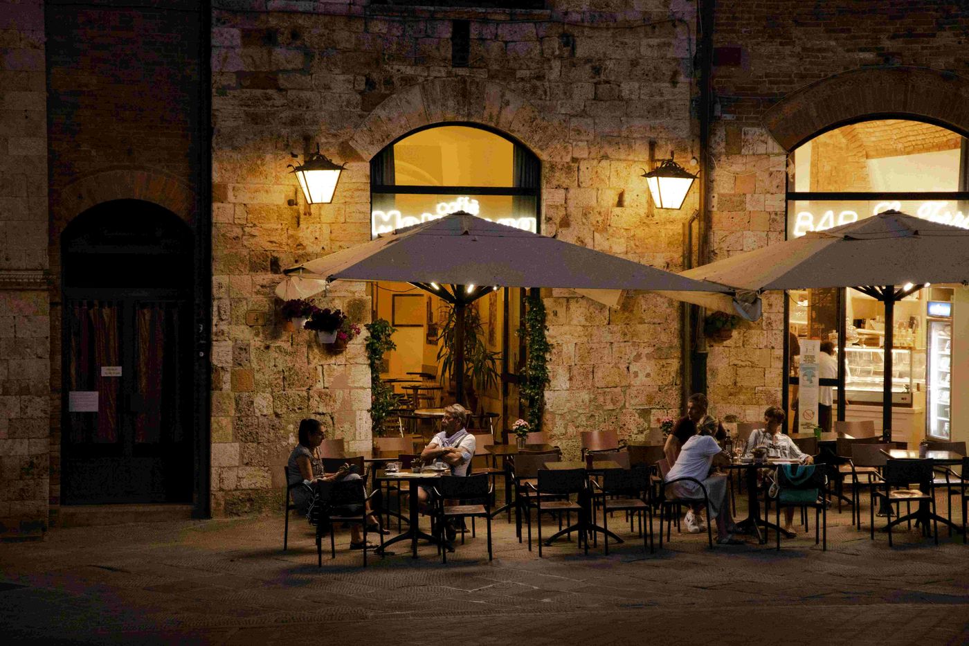 CAfe at night Via Francigena