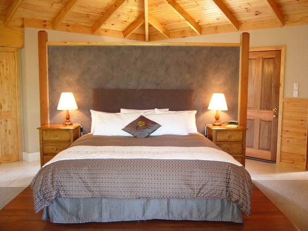 Cape Howe Cottages bedroom SG