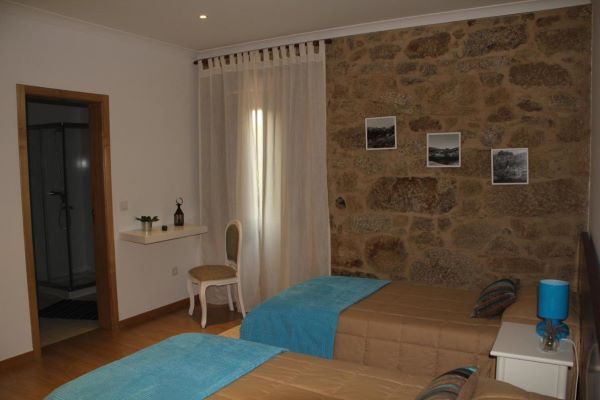 Casa da Capela twin room