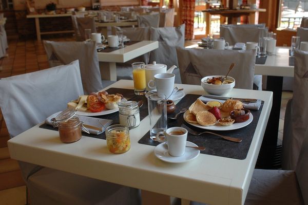 Chalet Hôtel La Chemenaz les contamines breakfast