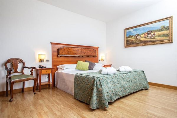 Colleverde Park Hotel room