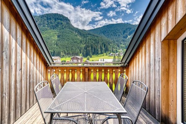 Cooee Alpin Hotel terrace