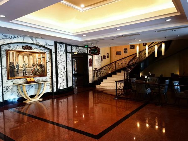 Dong Fang Hotel Lobby