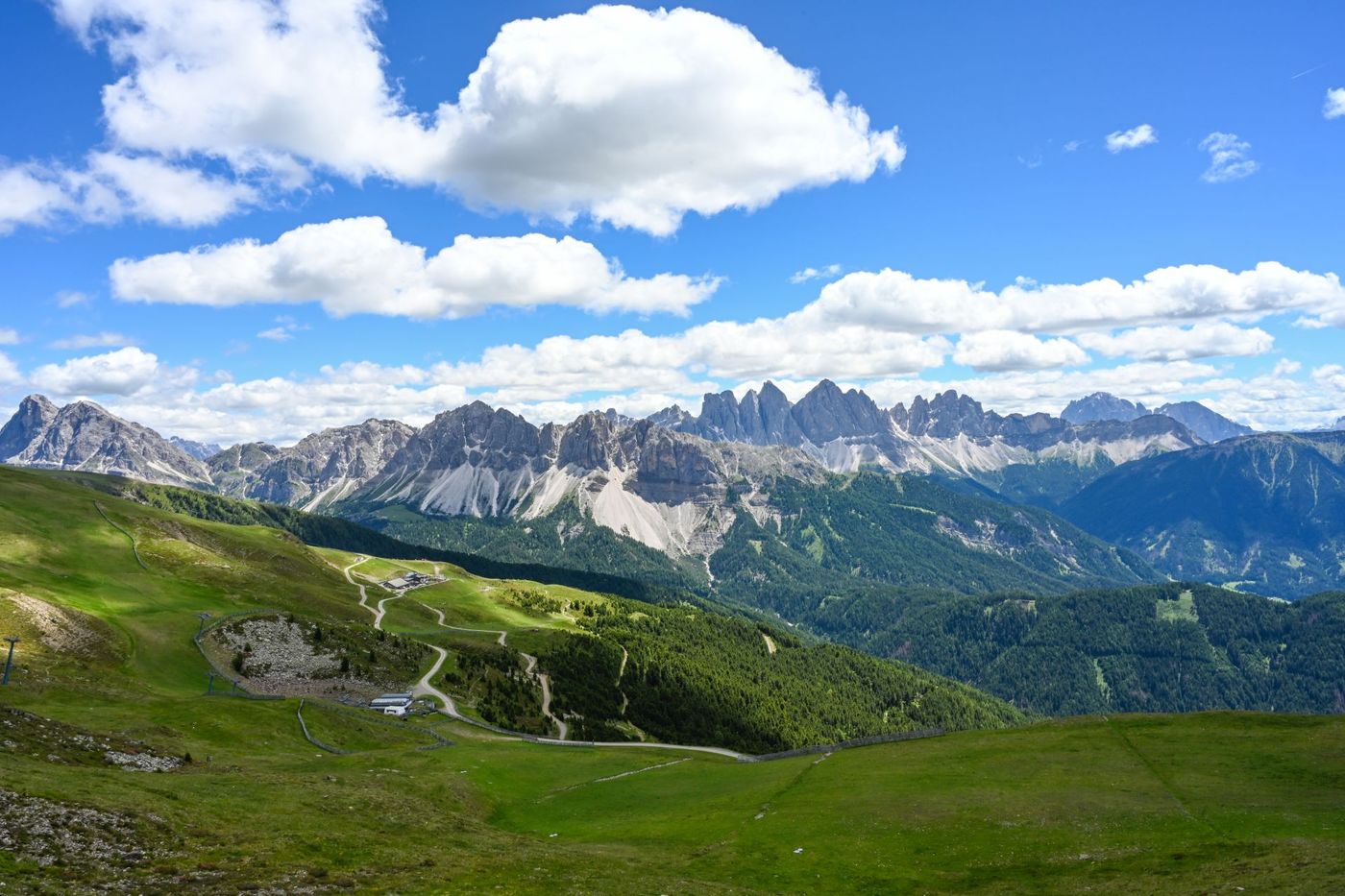 Expansive-Panoramic-View-of-Aferer-and-Villnösser-Geisler-near-Brixen-(Bressanone)