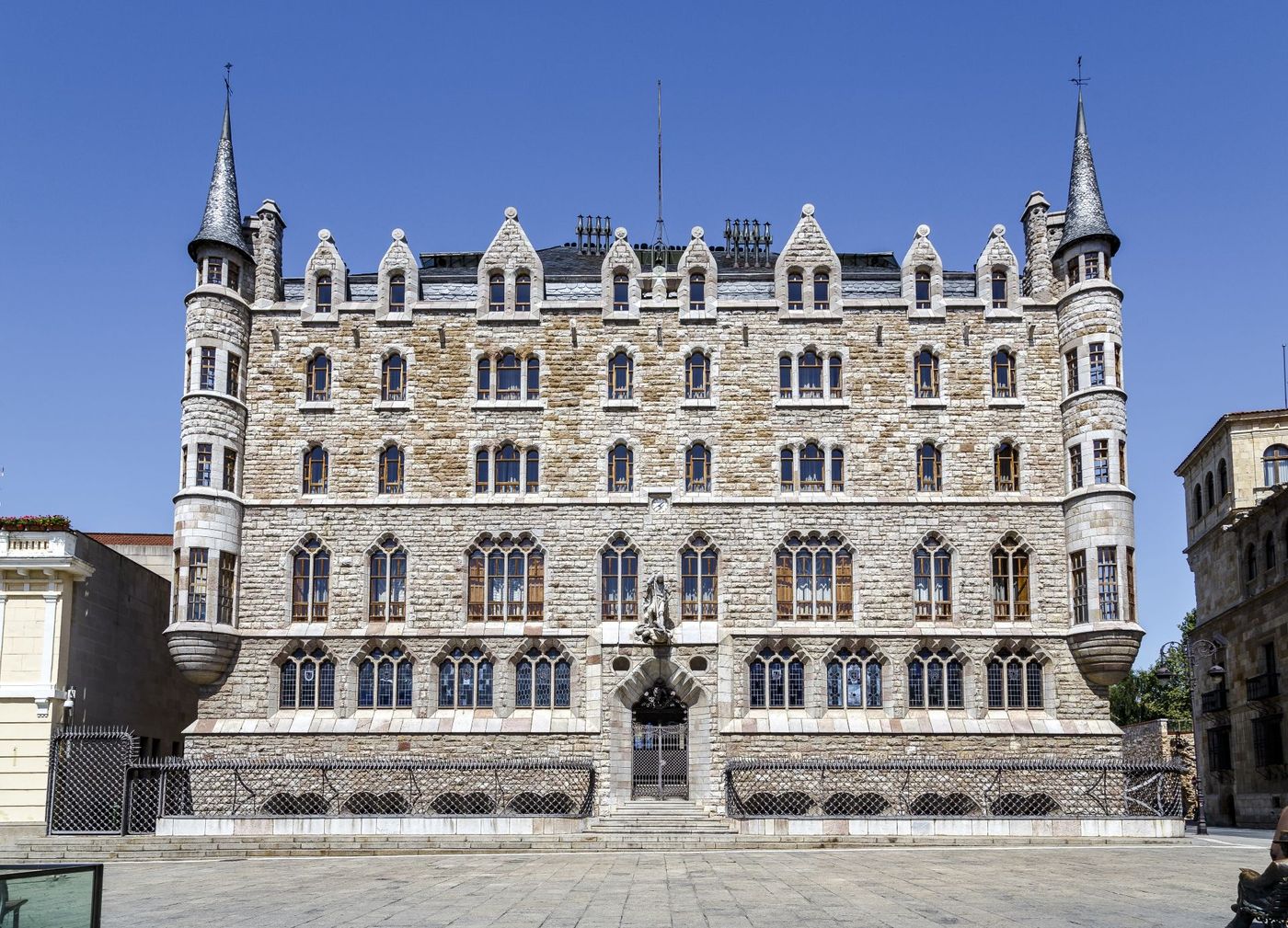 Gaudí's-Casa-Botines-in-León-Spain-Camino.