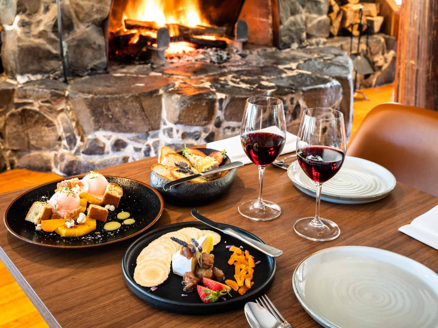 Gourmet-Dining-by-the-Fireplace-at-Cradle-Lodge