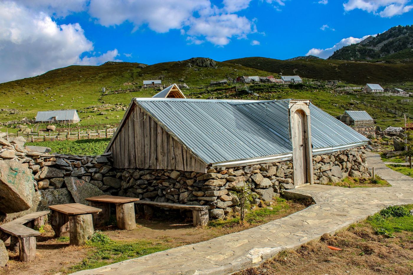 Gueshouses in Doberdol