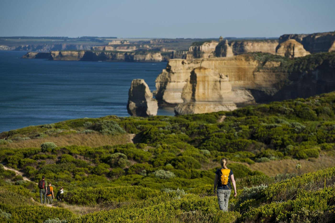 Hiking-Overlooking-the-Twelve-Apostles-Coastline