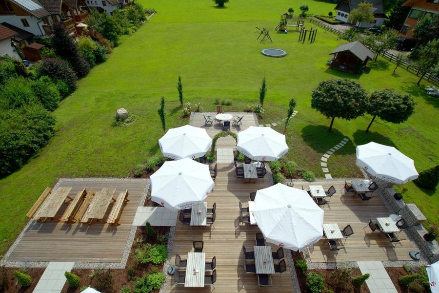 Hotel Aberseehof outdoor dining