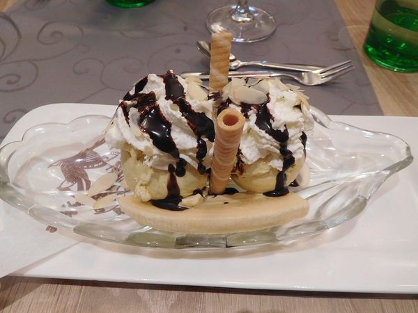 Hotel-Aberseehof-room-Wolfgangsee-Austria-dessert.jpg
