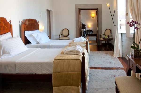 Hotel Casa Melo Alvim twin share.