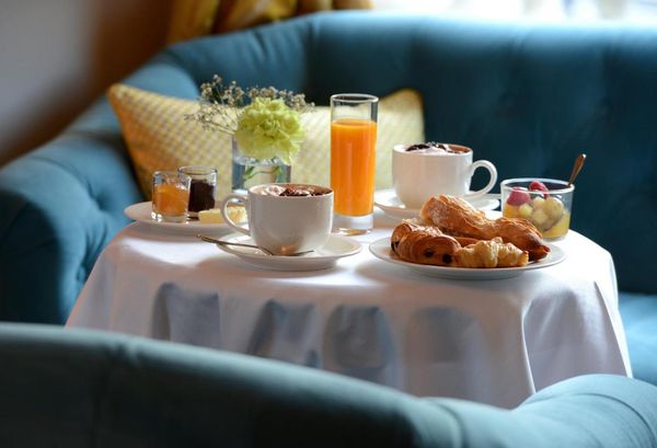Hotel Henri Breakfast