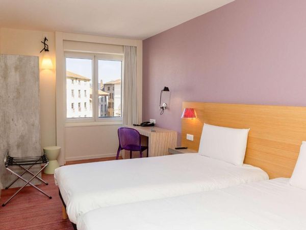 Hotel Ibis Styles Le Puy twin room