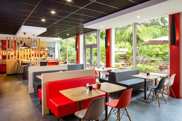 Hotel Ibis dining