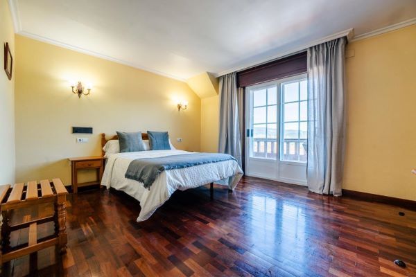 Hotel Isape BEDROOM