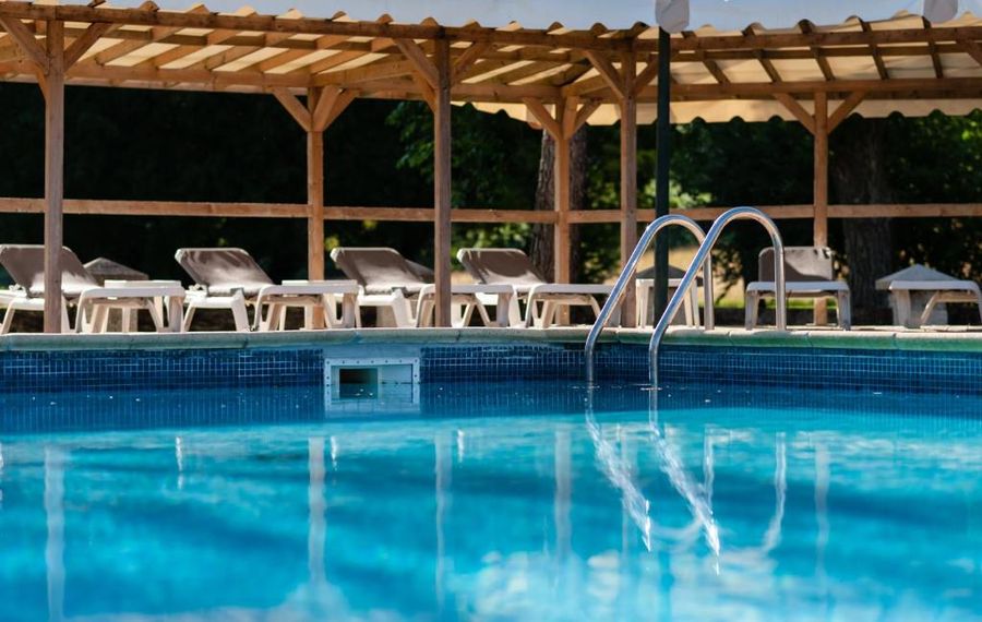 Hôtel La Gentilhommière pool