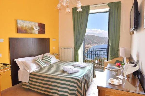 Hotel La Pensione Svizzera Bedroom