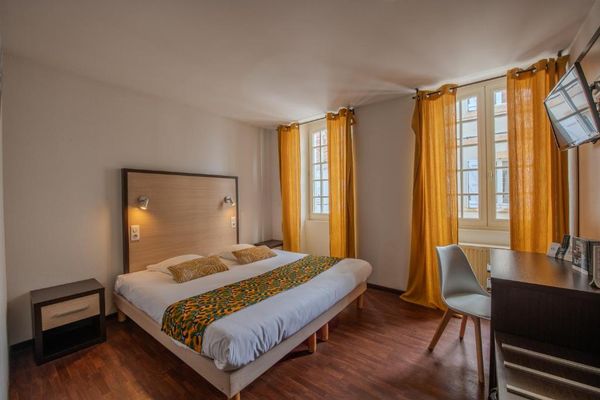 Hotel Le Commerce double room