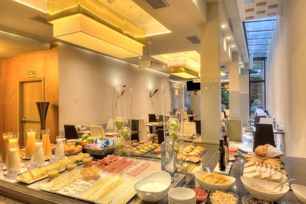 Hotel NH Ourense food