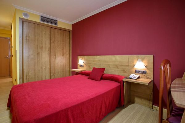 Hotel Pontiñas double room