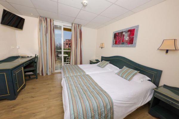 Hotel St Christophe twin room