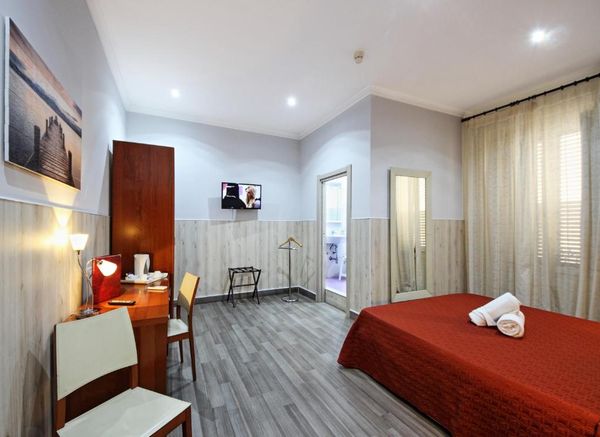 Hotel Tonic room
