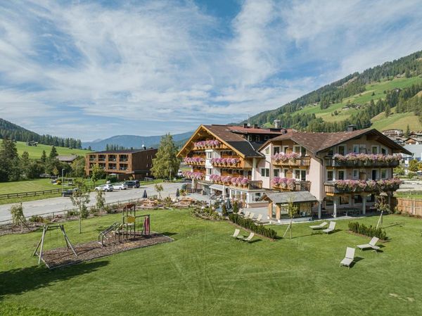 Hotel Waldheim exterior