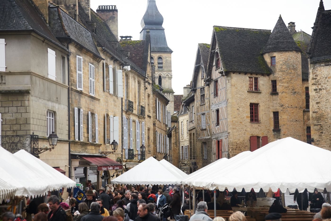 SARLAT town market