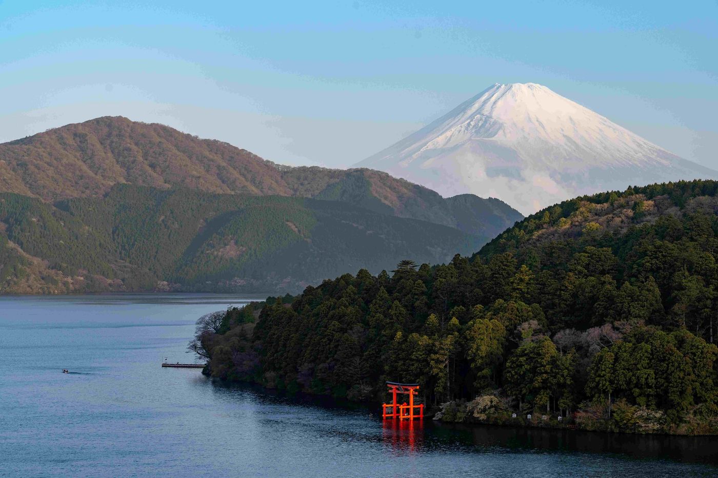 Lake Ashi and Mnt Fuji Hakone epic view