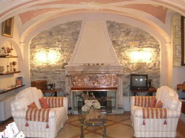 La Contrada dei Monti Hotel Fireplace