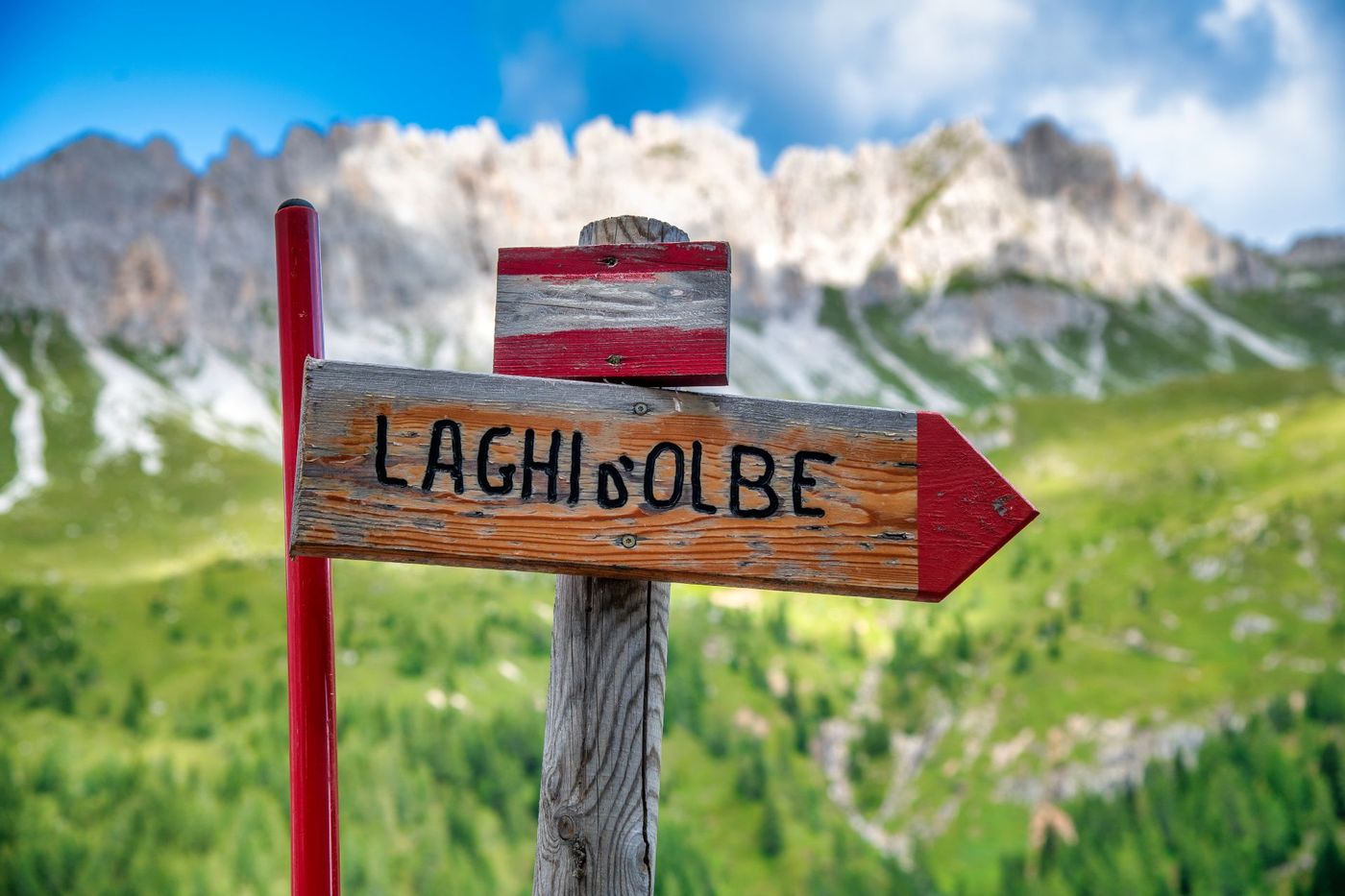 Laghi-D'Olbe-trail-sign-Dolomites