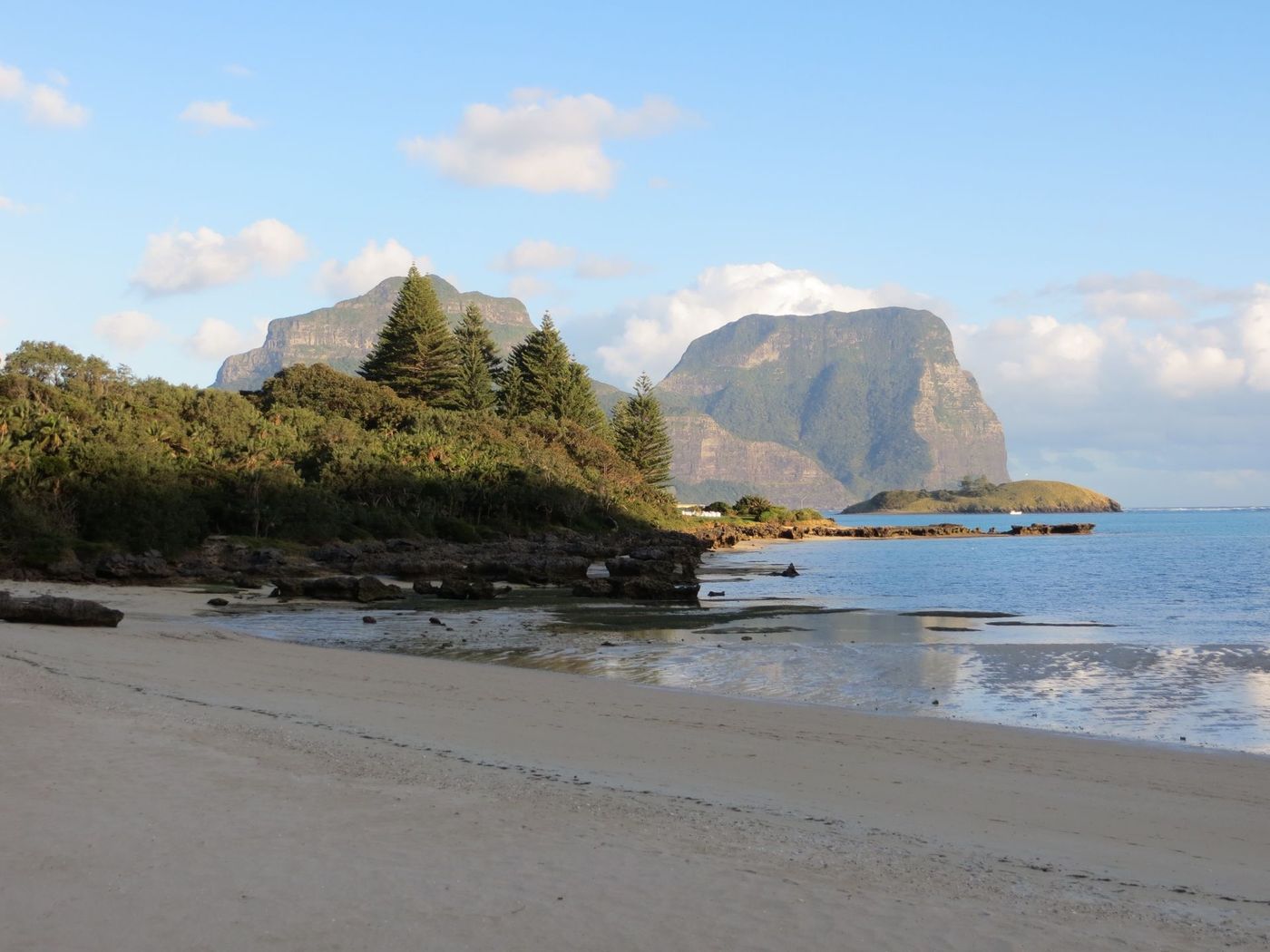 Lagoon-Beach-View-of-Mount-Gower-and-Lidgbird