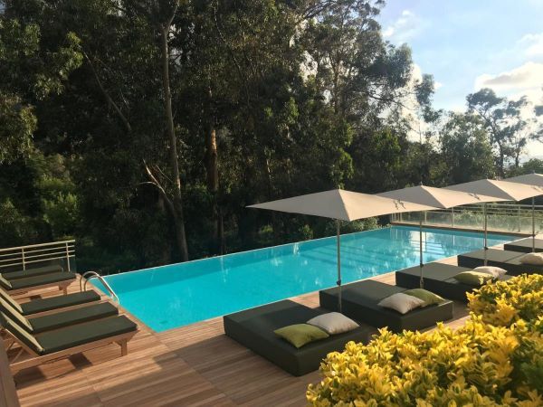 Le Costa Rossa pool
