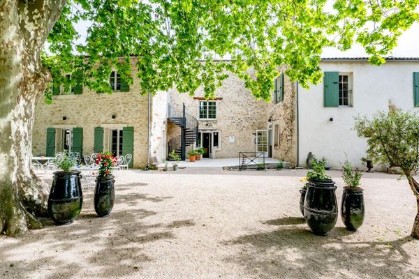 Le Domaine des Tilleuls front