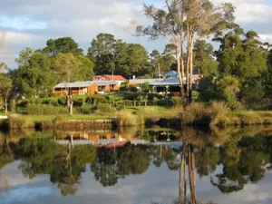 Nurnalup Chalet by the river (small)