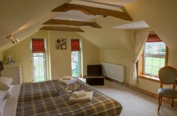 Oak Tree Inn Bedroom