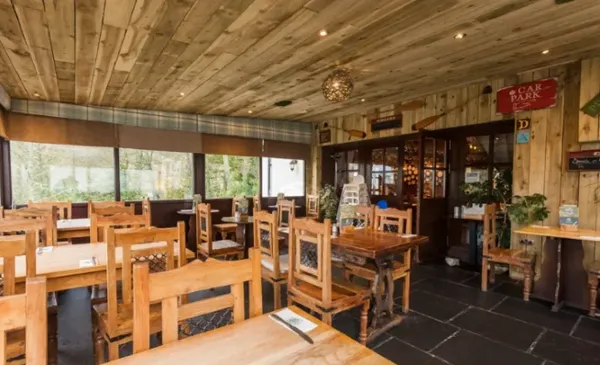 Oak Tree Inn Dining