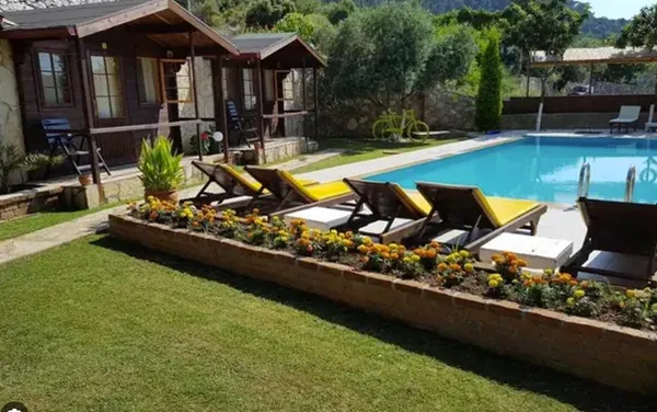 Onur Mateta pool