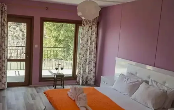 Onur Mateta room