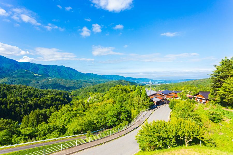 Overlooking-view-of-Kiso-Valley-in-Magome