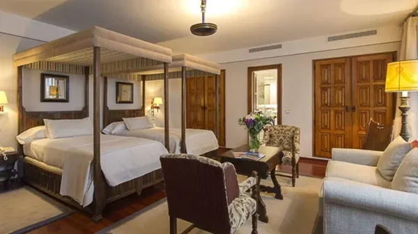 Parador Santiago room