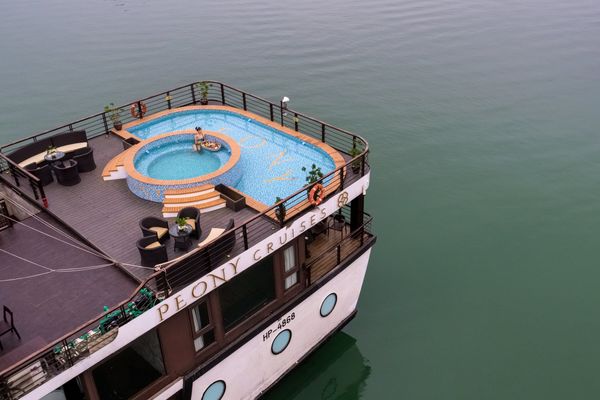 Peony cruise