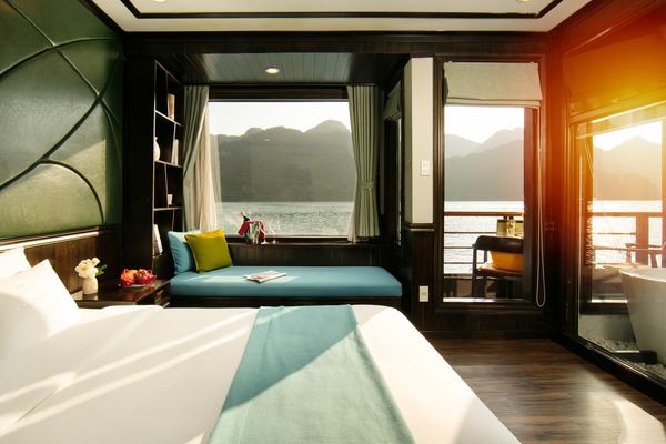 Peony cruise cabin